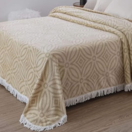 Colcha Solteiro Chenille Canelada Jolitex Isadora Bege (Não Acompanha Porta Travesseiro) Colcha Solteiro Chenille Canelada Jolitex Isadora Bege (Não Acompanha Porta Travesseiro)
