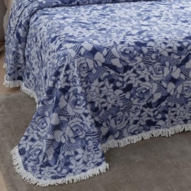 Colcha Solteiro Chenille Canelada Jolitex Valentina Azul (Não Acompanha Porta Travesseiro) Colcha Solteiro Chenille Canelada Jolitex Valentina Azul (Não Acompanha Porta Travesseiro)