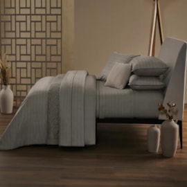 Jogo de Cama Casal By The Bed 300 Fios Algodão Egipcio The Garment 4pçs (2 Lençois + 2 Fronhas) Jogo de Cama Casal By The Bed 300 Fios Algodão Egipcio The Garment 4pçs (2 Lençois + 2 Fronhas)