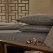 Jogo de Cama Casal By The Bed 300 Fios Algodão Egipcio The Garment 4pçs (2 Lençois + 2 Fronhas)