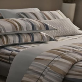 Jogo de Cama Casal By The Bed 300 Fios Algodão Egipcio The Summit 4pçs (2 Lençois + 2 Fronhas) Jogo de Cama Casal By The Bed 300 Fios Algodão Egipcio The Summit 4pçs (2 Lençois + 2 Fronhas)