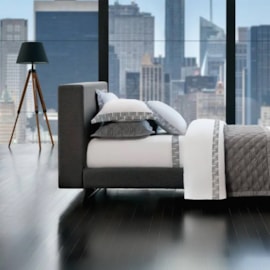 Jogo de Cama Queen By The Bed 300 Fios Algodão Egípcio The Skyline Cinza 4 peças ( 2 Lençois + 2 Fronhas) Jogo de Cama Queen By The Bed 300 Fios Algodão Egípcio The Skyline Cinza 4 peças ( 2 Lençois + 2 Fronhas)