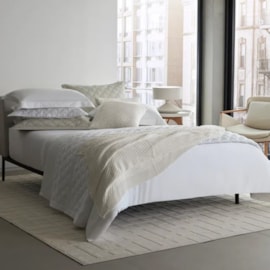 Jogo de Cama Queen The East V Bege 300 Fios Algodão Egípcio By The Bed Jogo de Cama Queen The East V Bege 300 Fios Algodão Egípcio By The Bed