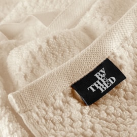 Toalha de Banho Gigante Supreme By The Bed Bege Algodão Egípcio Toalha de Banho Gigante Supreme By The Bed Bege Algodão Egípcio