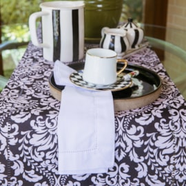 Trilho de Mesa Argivai Glamour Preto Flor de Lótus 40cm x 1,40m Trilho de Mesa Argivai Glamour Preto Flor de Lótus 40cm x 1,40m